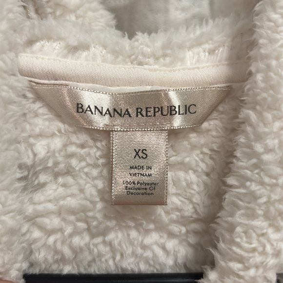 Banana Republic Women’s White Fluffy Warm, Cozy, Comfy, Winter Pull-over Hoodie - Picture 3 of 6